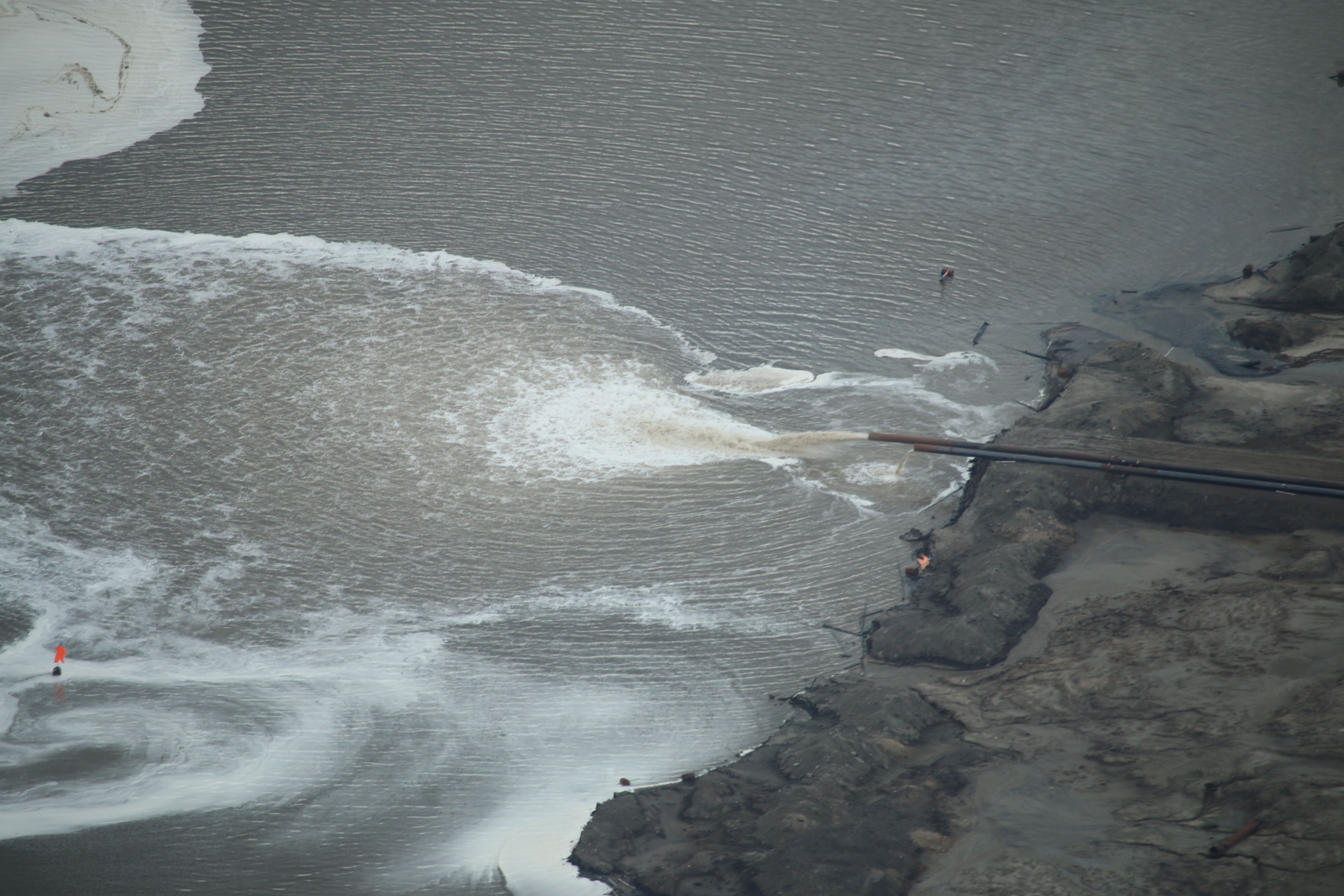 oil sands tailing pond