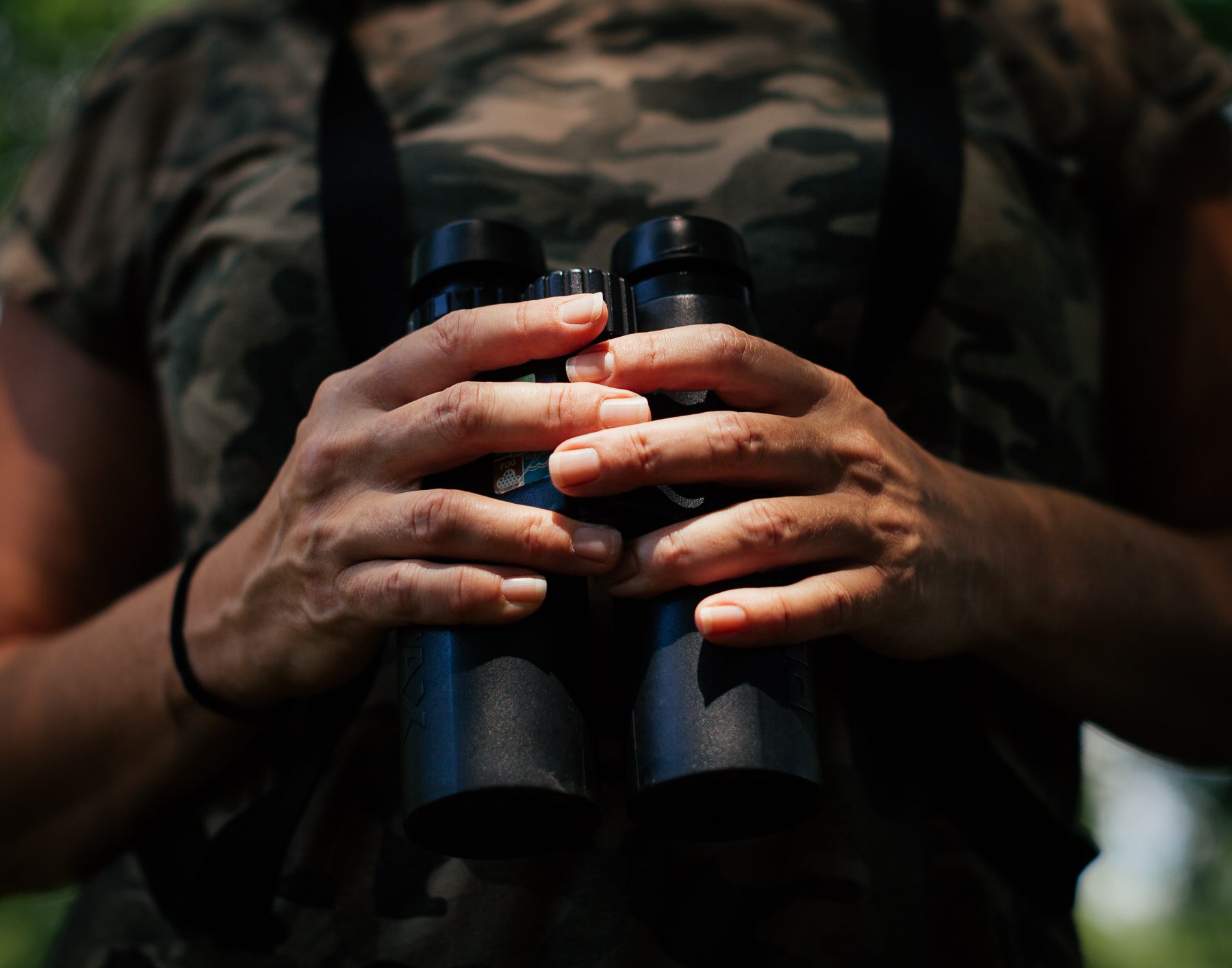 Each time Larry upgraded his binoculars, he handed down his old pair to his daughter, Heidi.  She appreciates how the hand-me-downs keep getting better and better!
